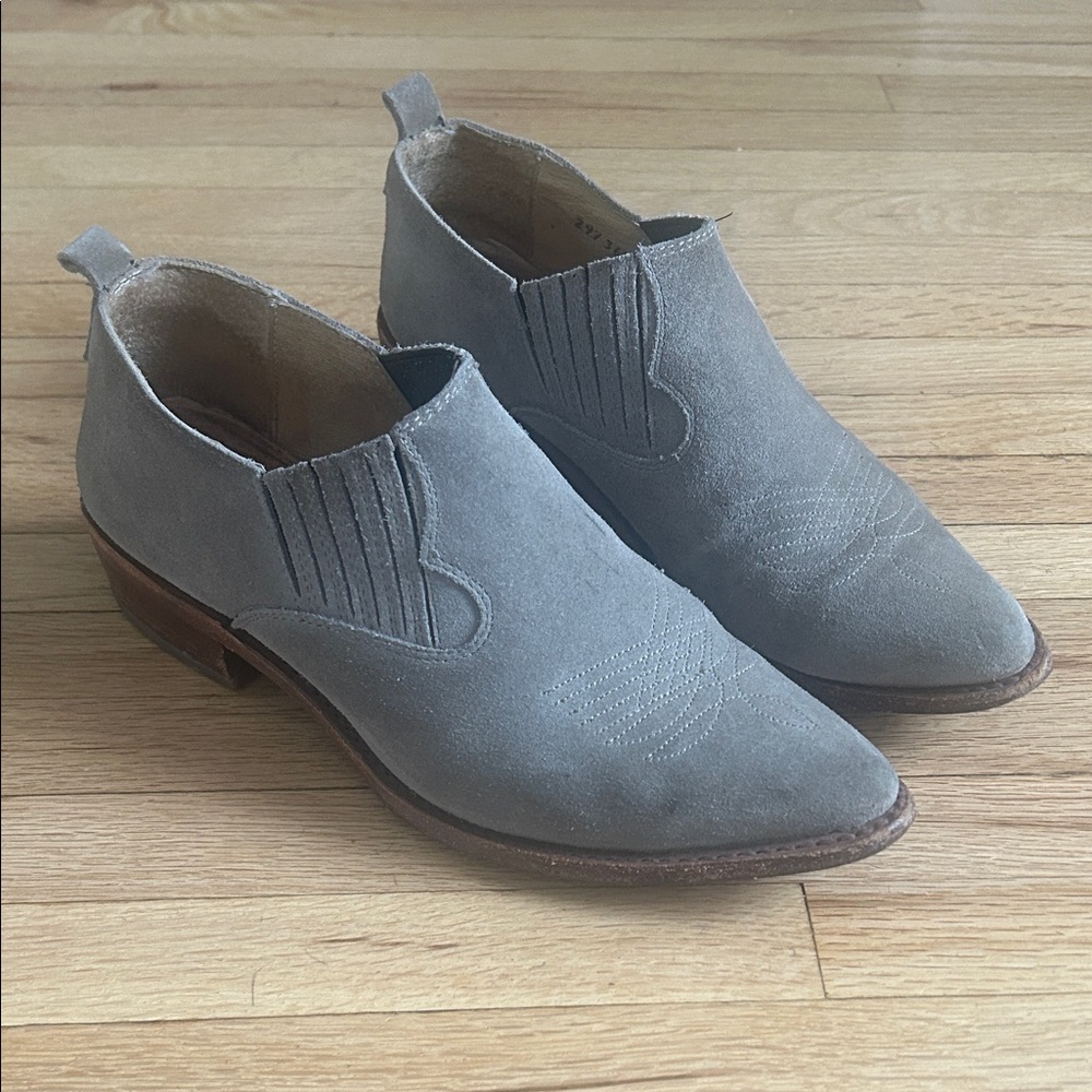 Frye Gray Suede Shooties